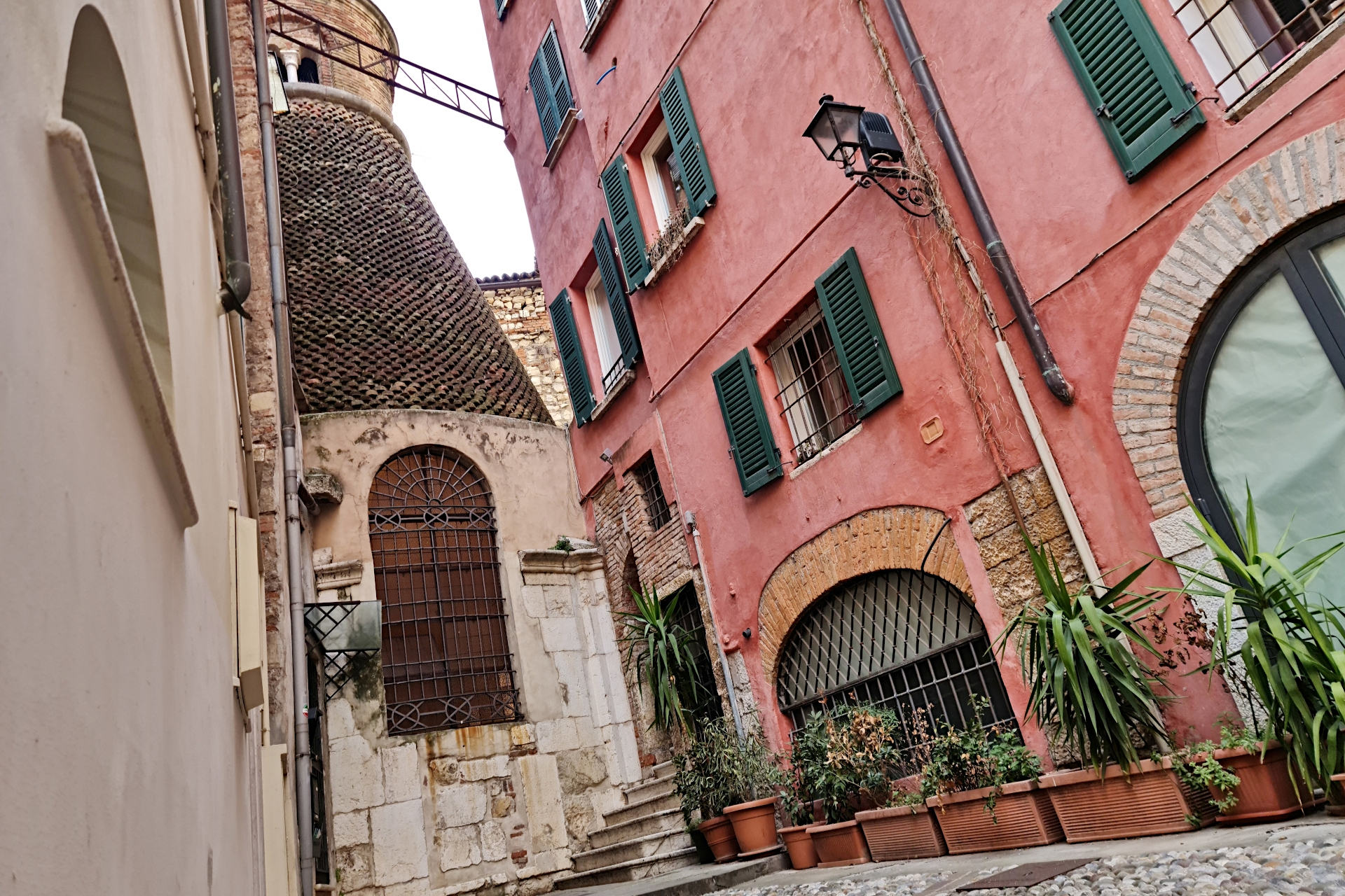 Fotografia dell'esterno della chiesa di San Faustino in riposo