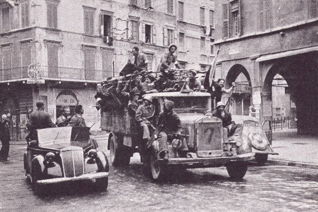 Corso Zanardelli, ingresso dei partigiani a Brescia dopo la Liberazione